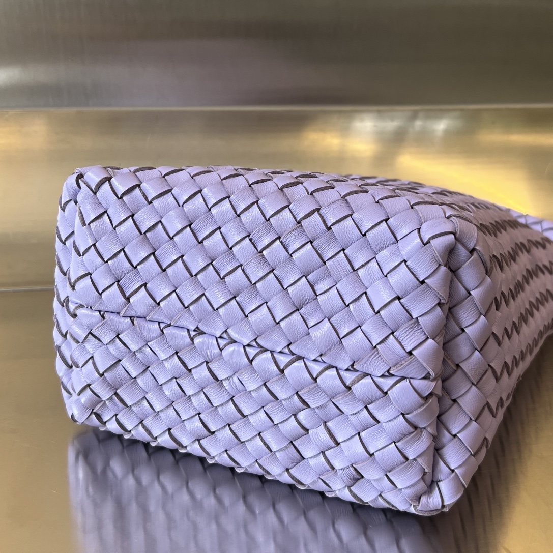 Bo*te*ga ve*ne*ta cabat bucket-35.5x21x13cm