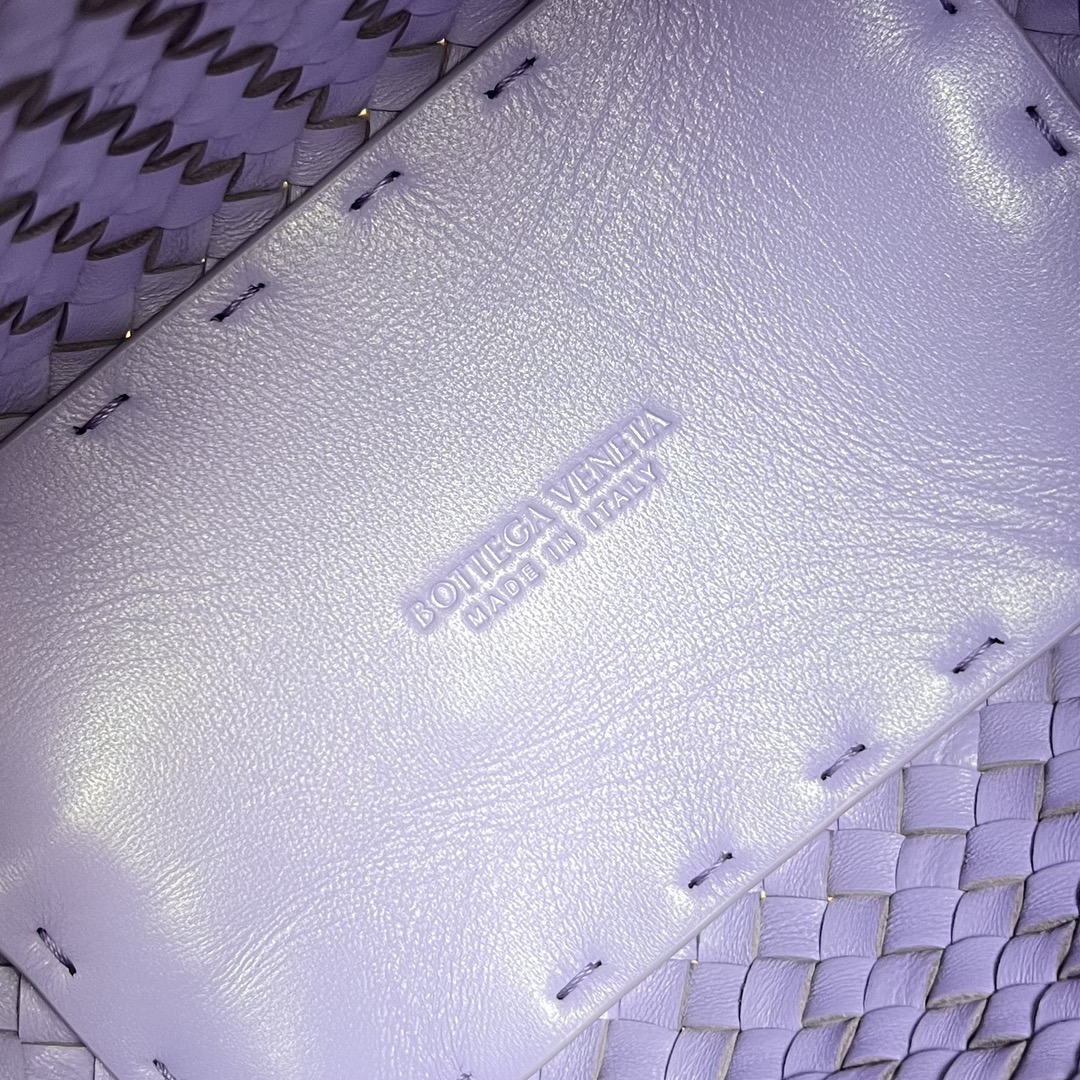 Bo*te*ga ve*ne*ta cabat bucket-35.5x21x13cm