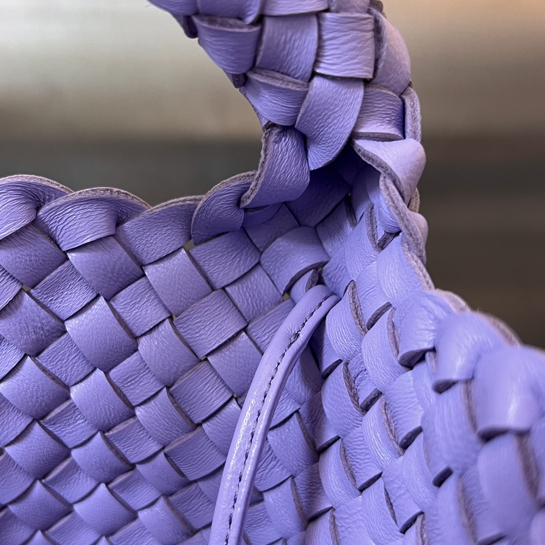 Bo*te*ga ve*ne*ta cabat bucket-35.5x21x13cm