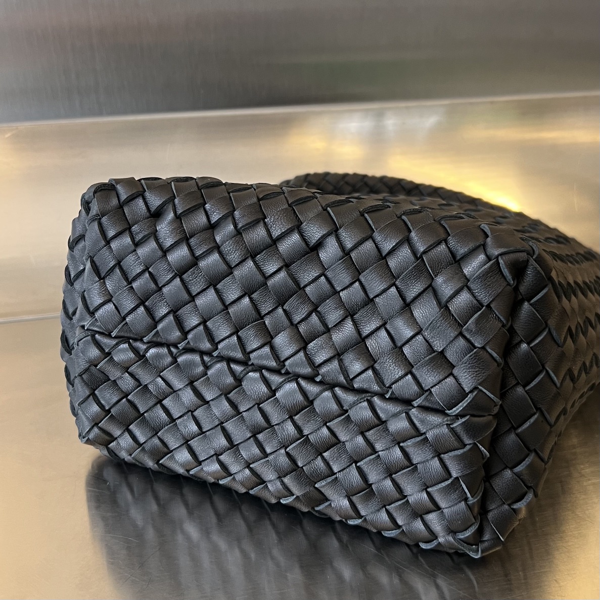 Bo*te*ga ve*ne*ta cabat bucket-35.5x21x13cm