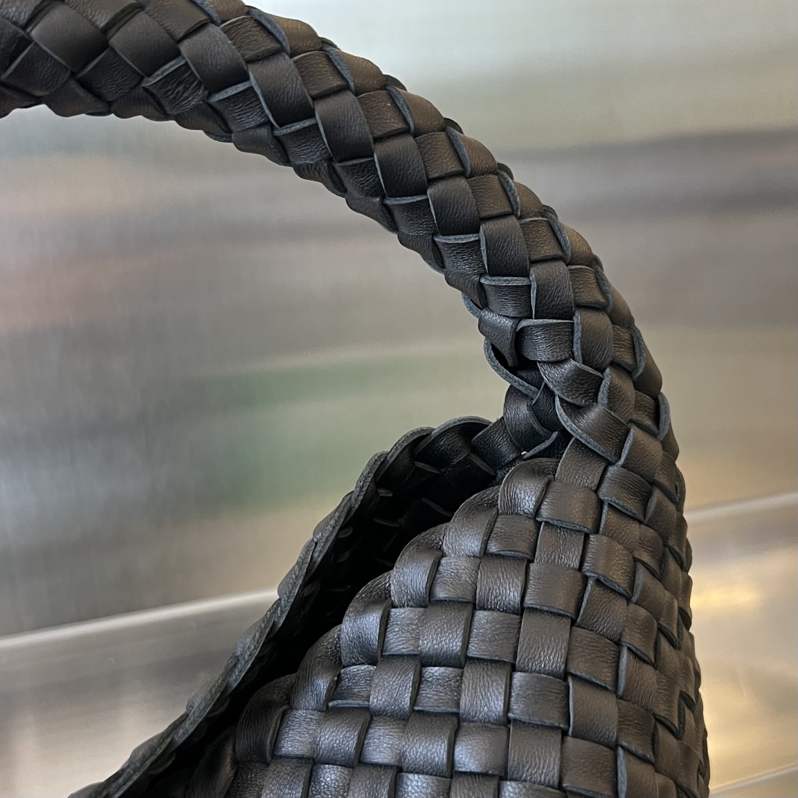 Bo*te*ga ve*ne*ta cabat bucket-35.5x21x13cm