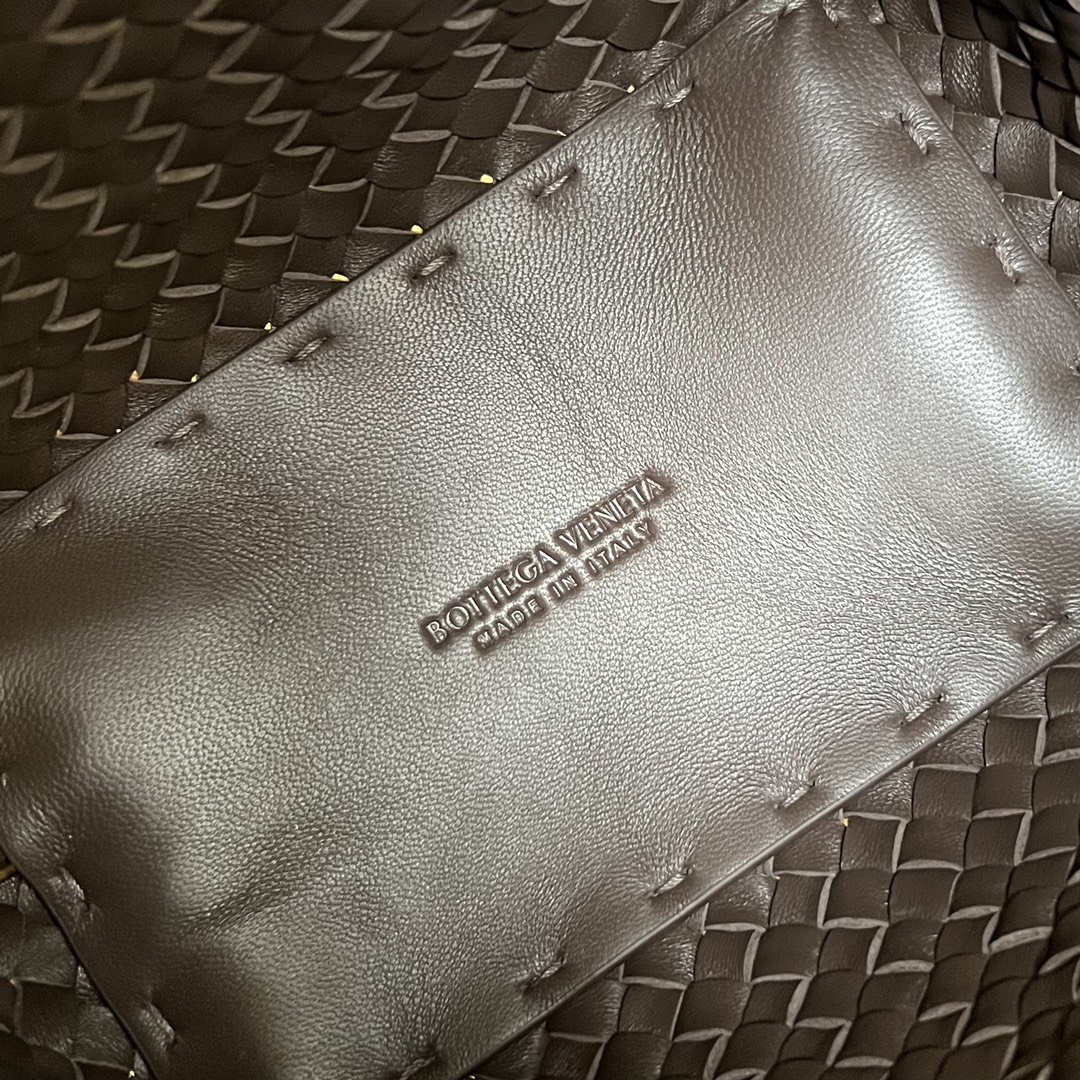 Bo*te*ga ve*ne*ta cabat bucket-35.5x21x13cm