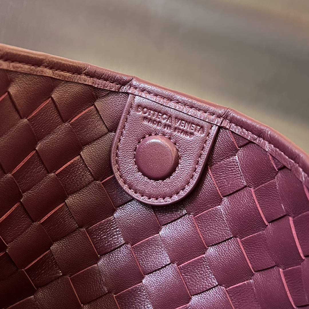 Bo*te*ga ve*ne*ta sardine bag-39x31x12cm