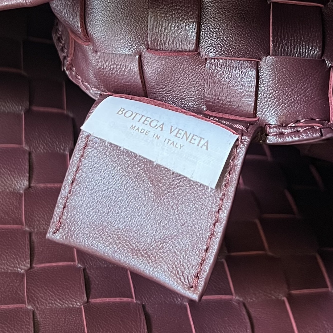 Bo*te*ga ve*ne*ta sardine bag-39x31x12cm