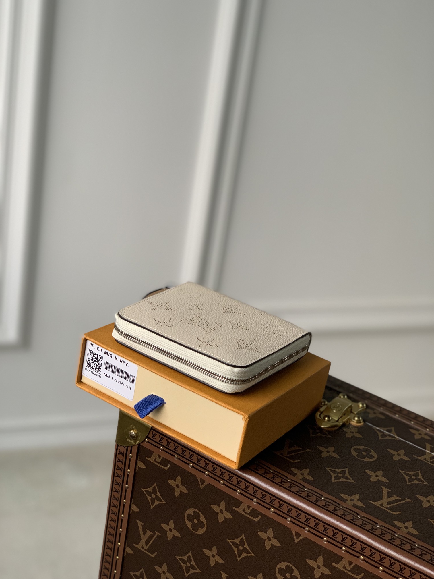 l**is V*t*n wallet-m81558-11.5 x 10.5 x 2cm