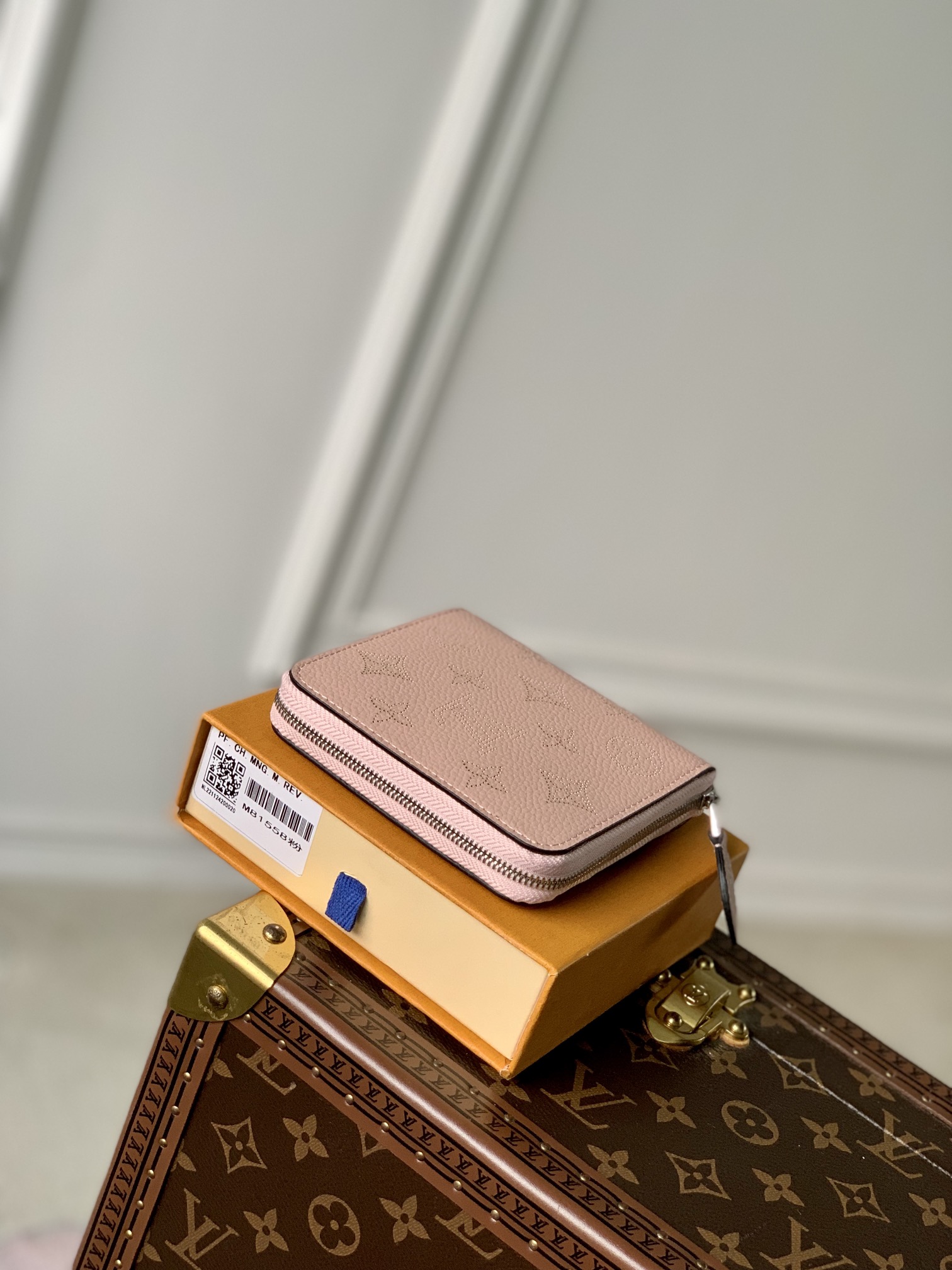 l**is V*t*n wallet-m81558-11.5 x 10.5 x 2cm