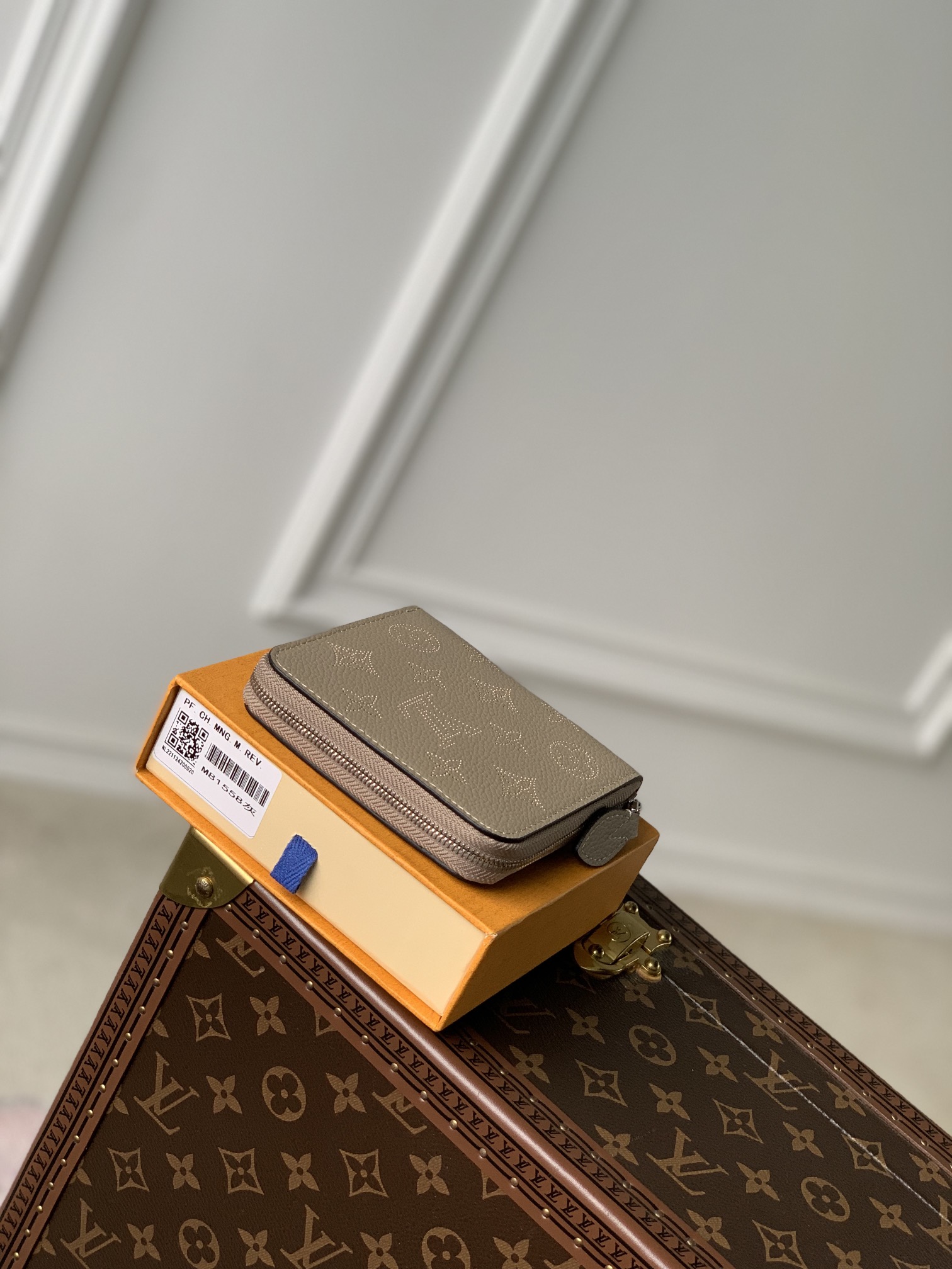 l**is V*t*n wallet-m81558-11.5 x 10.5 x 2cm