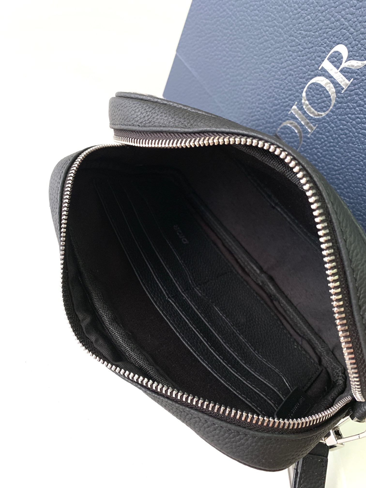 D*or pouch-24 x 15.5 x 5.5cm