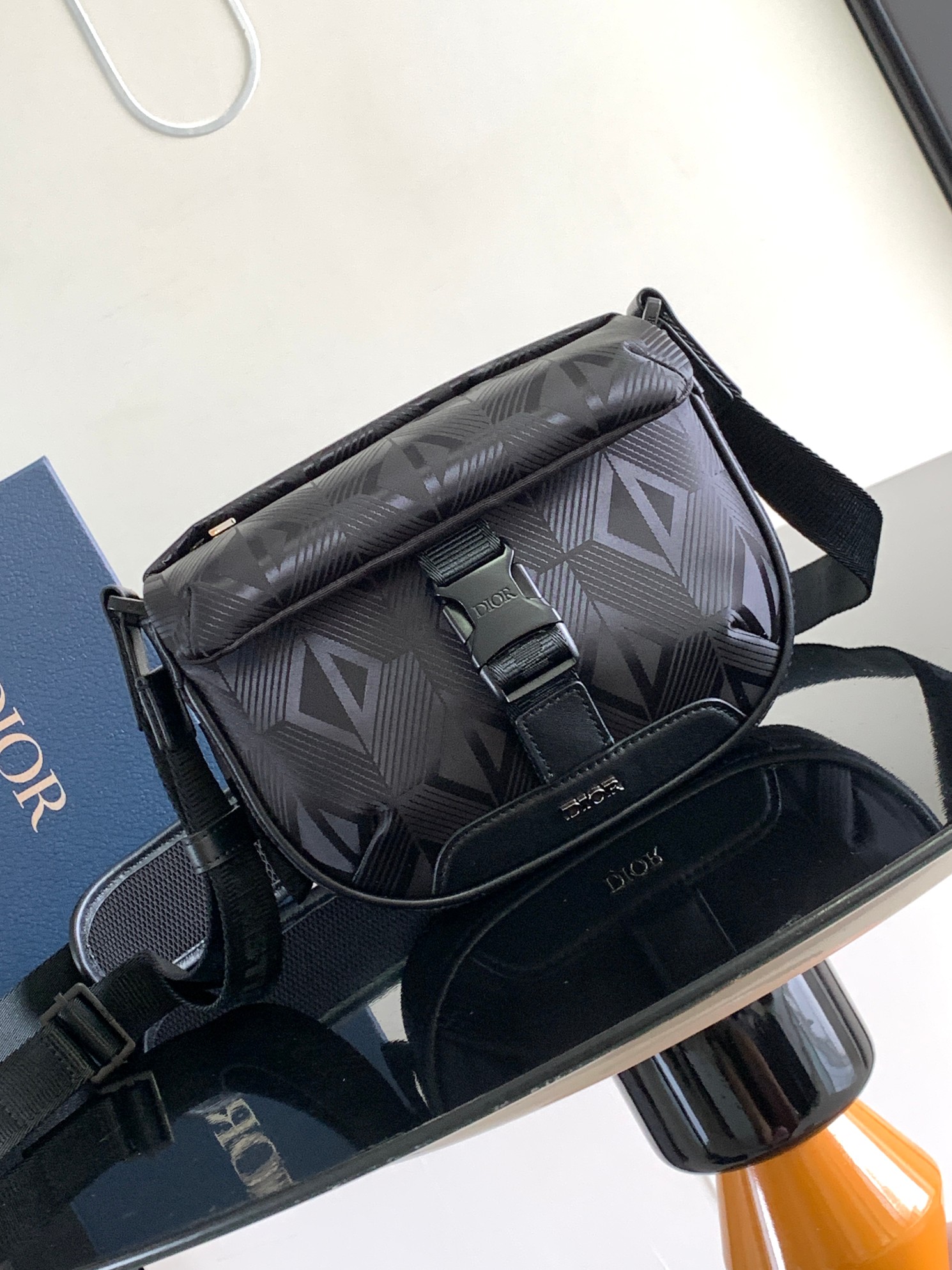 D*or explorer crossbody bag-20 x 15 x 5cm