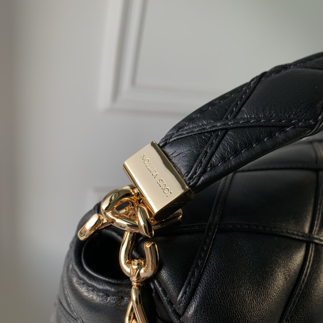 l**is V*t*n go-14 bag-m22891-23.0 x 16.0 x 10cm