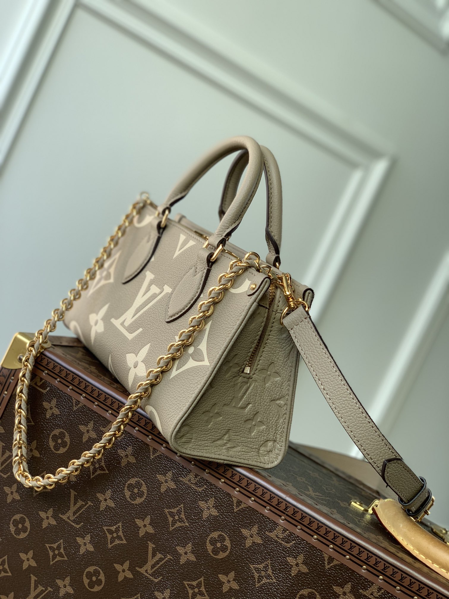 l**is V*t*n onthego east west handbag-m23640-25*13*10cm