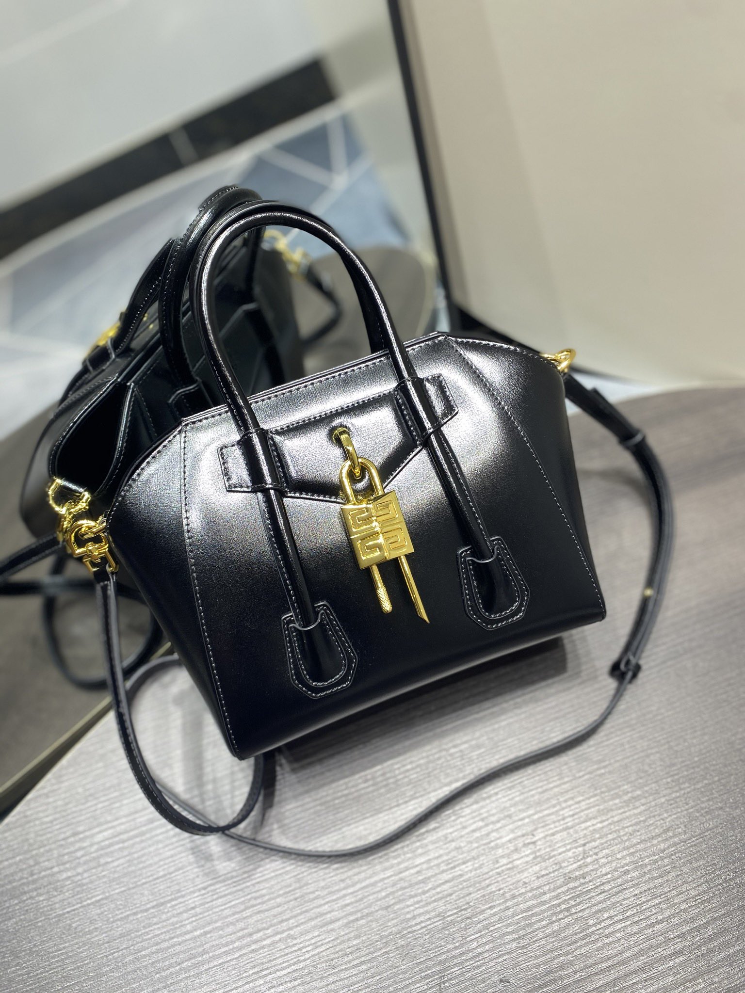 Givenchy Antigona Tote-22*20*13CM