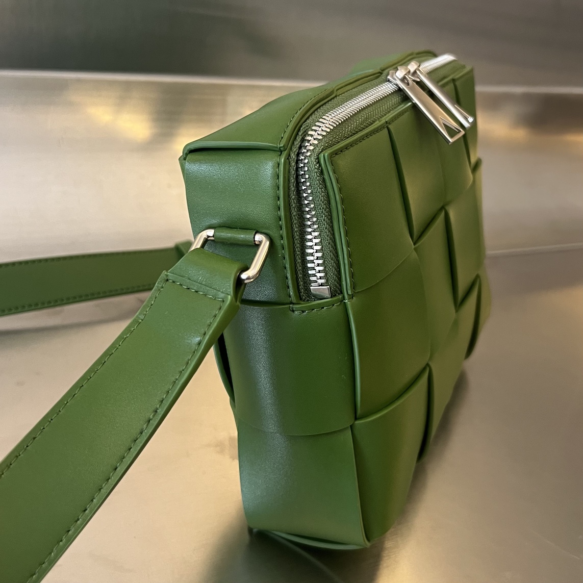 Bo*te*ga ve*ne*ta camera bag-20x15x5cm