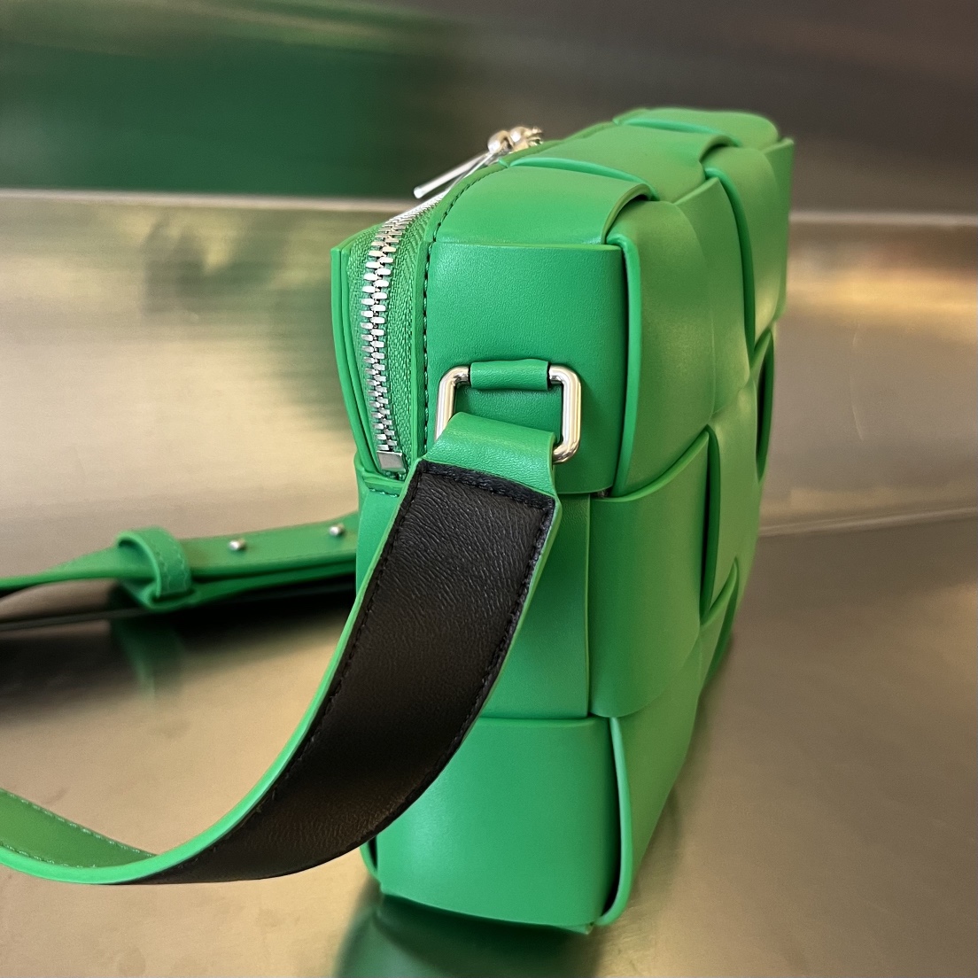 Bo*te*ga ve*ne*ta camera bag-20x15x5cm