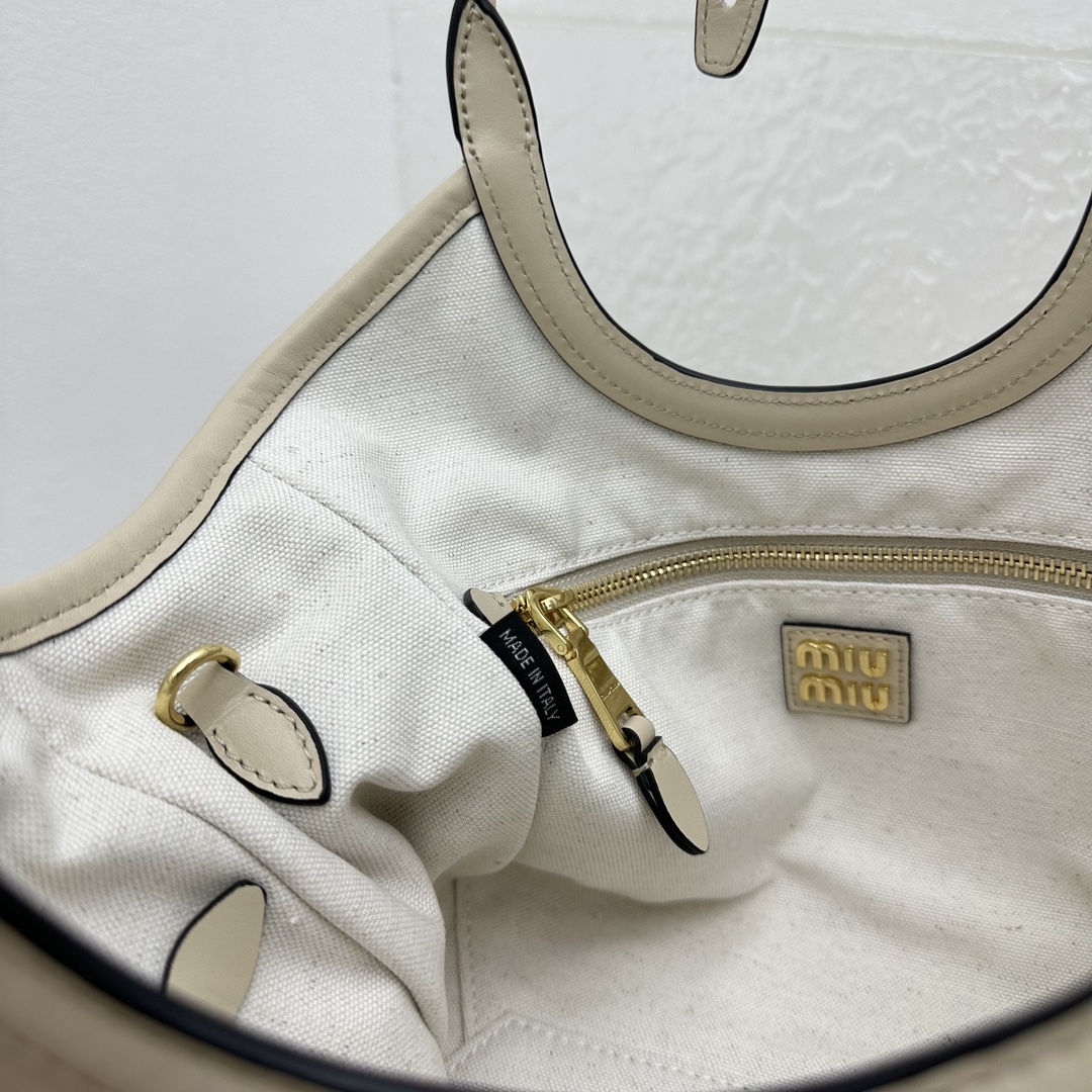 MiuMiu Hobo Bag-22*11*14CM