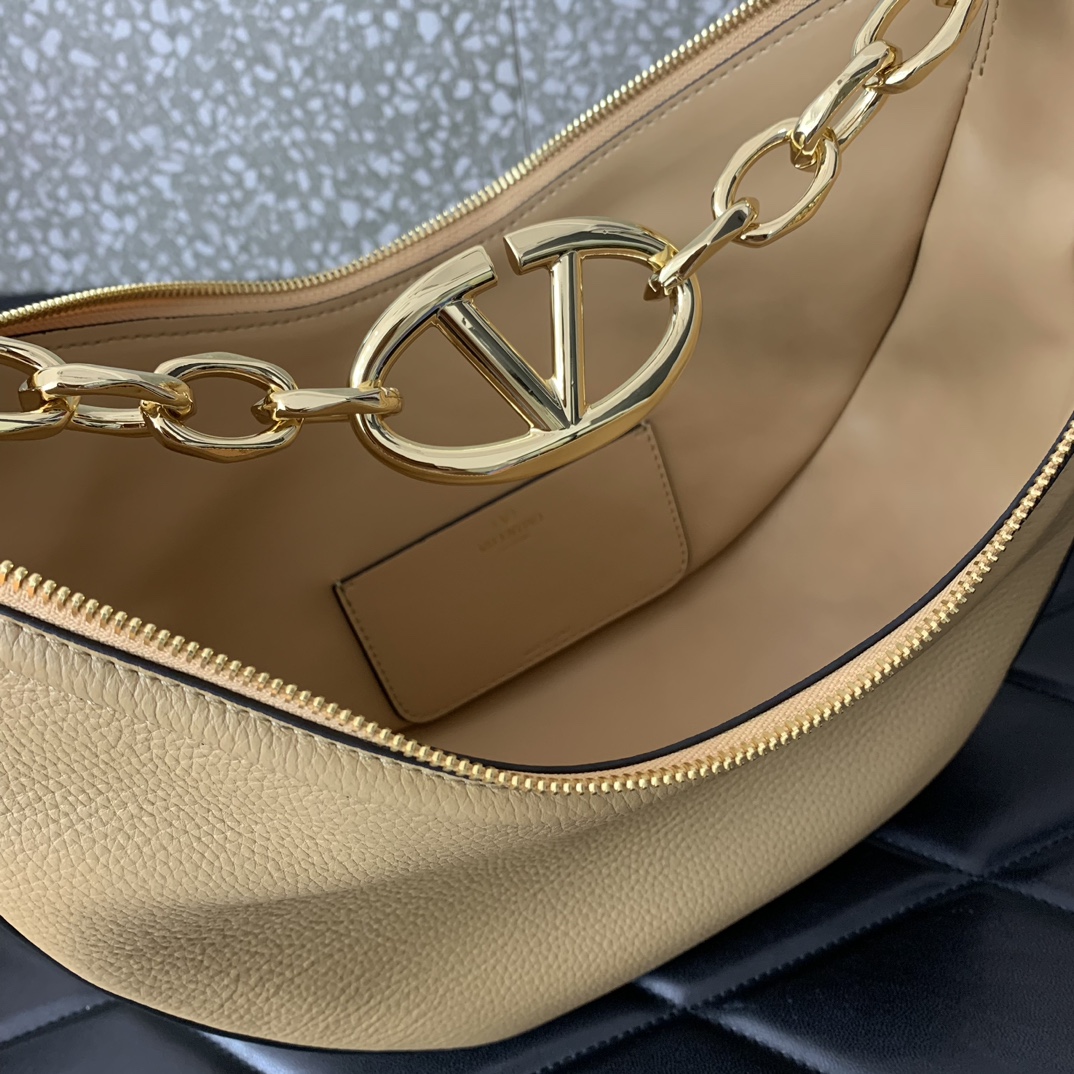 Valentino Garavani Vlogo MoonHobo Tote-29x23x11CM