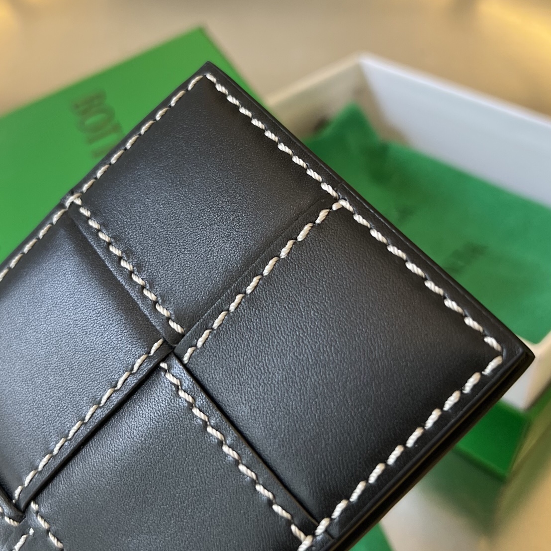 Bo*te*ga ve*ne*ta wallet-10x8.5cm