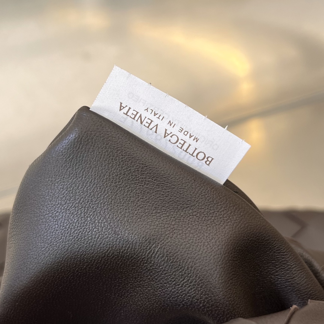 Bo*te*ga ve*ne*ta mini hop bag-25.5x14.5x11cm