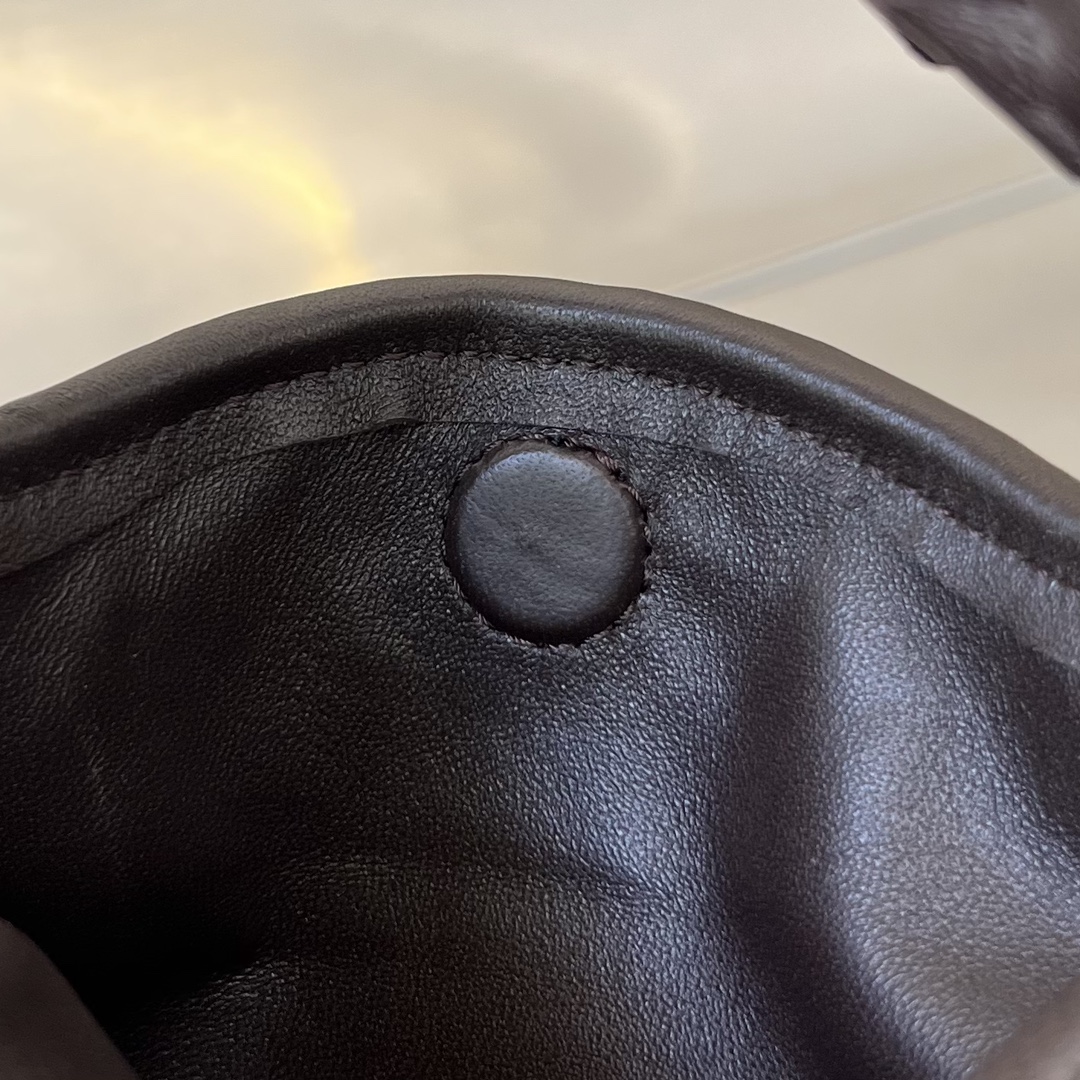 Bo*te*ga ve*ne*ta mini hop bag-25.5x14.5x11cm