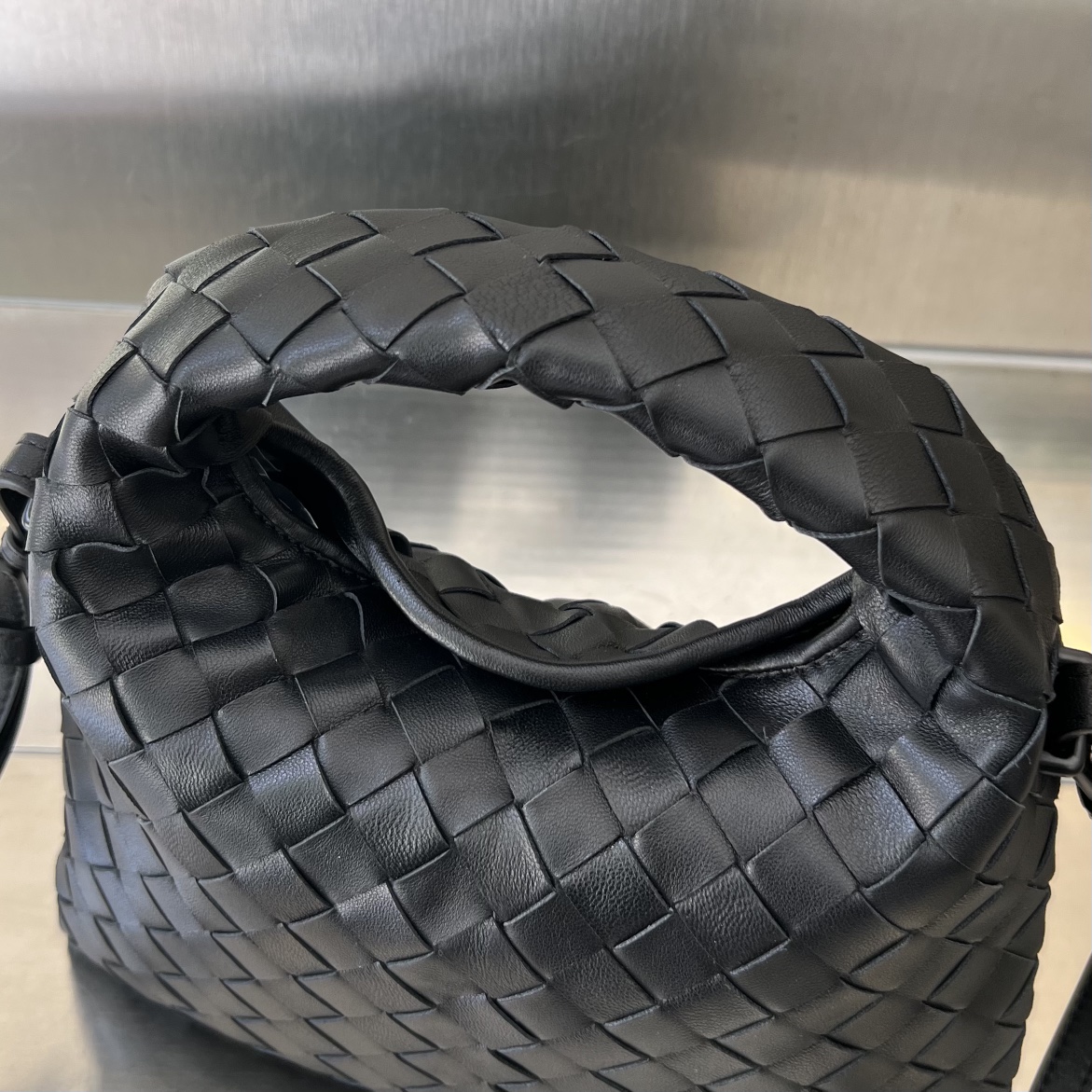 Bo*te*ga ve*ne*ta mini hop bag-25.5x14.5x11cm