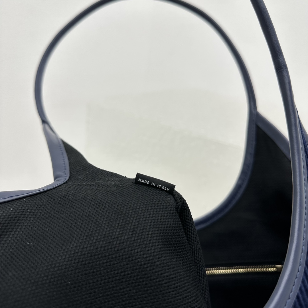 MiuMiu Tote-35*40*60CM