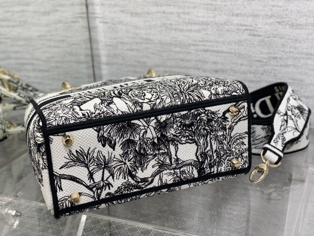 lady D*or handle bag-24cm