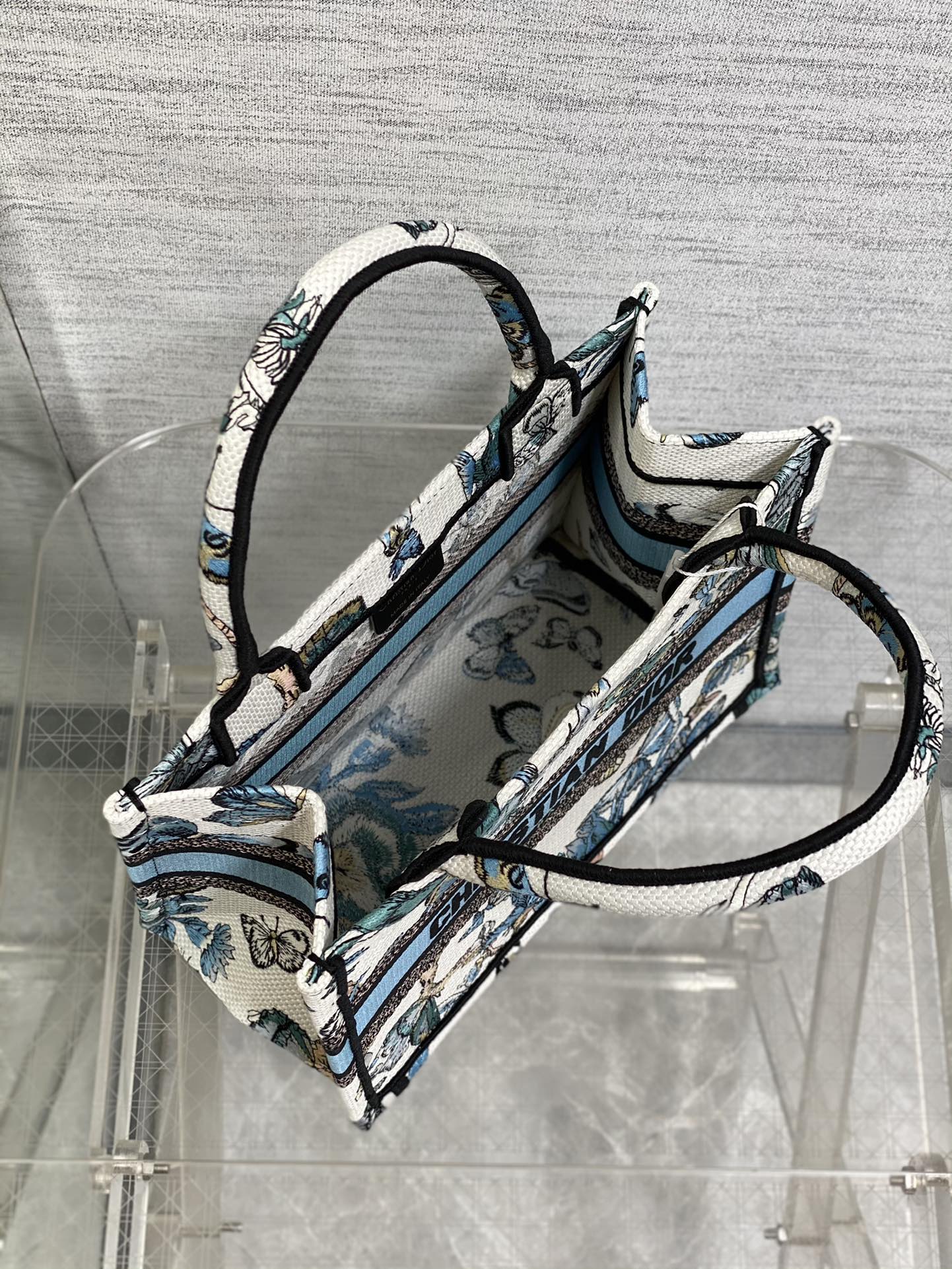 D*or small book tote-26*8*22cm