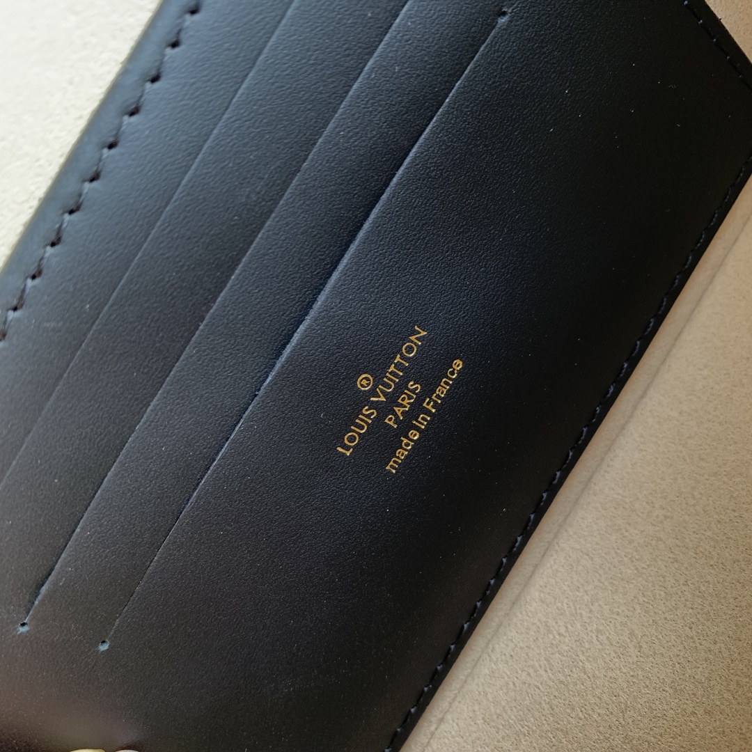 l**is V*t*n wallet on chain ivy-23.5 x 12.0 x 4.3 cm