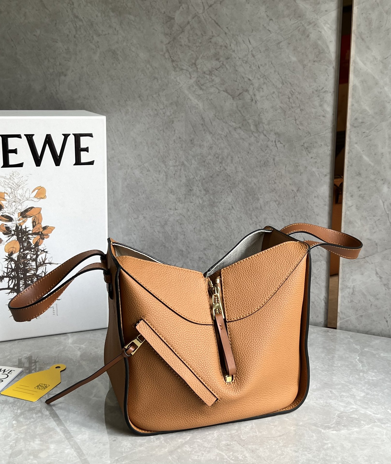 Loewe Hammock Bag-20*19*14CM