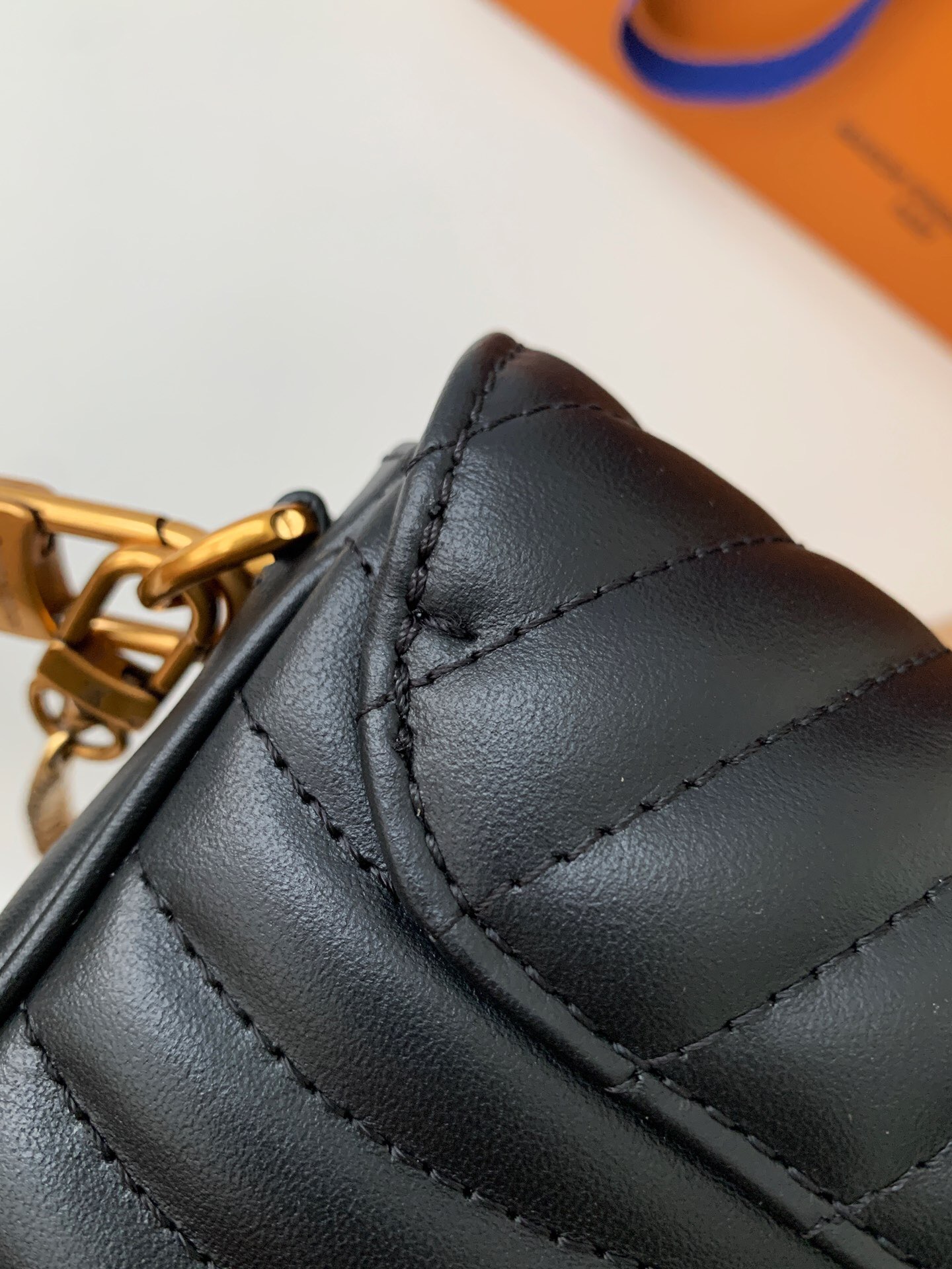 l**is V*t*n new wave bag-19*14*5cm