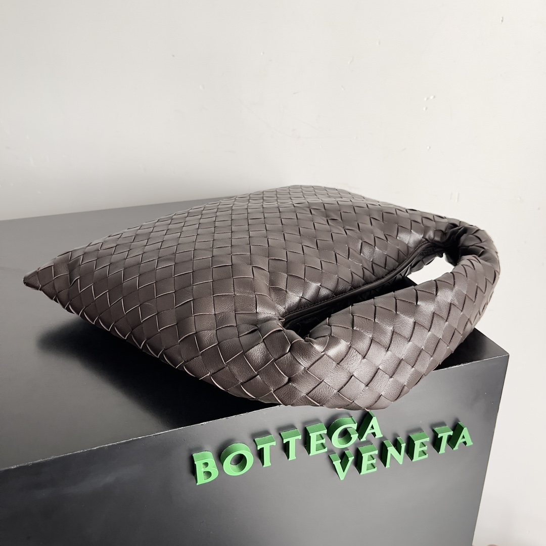 Bo*te*ga ve*ne*ta hop bag-41*20*8cm