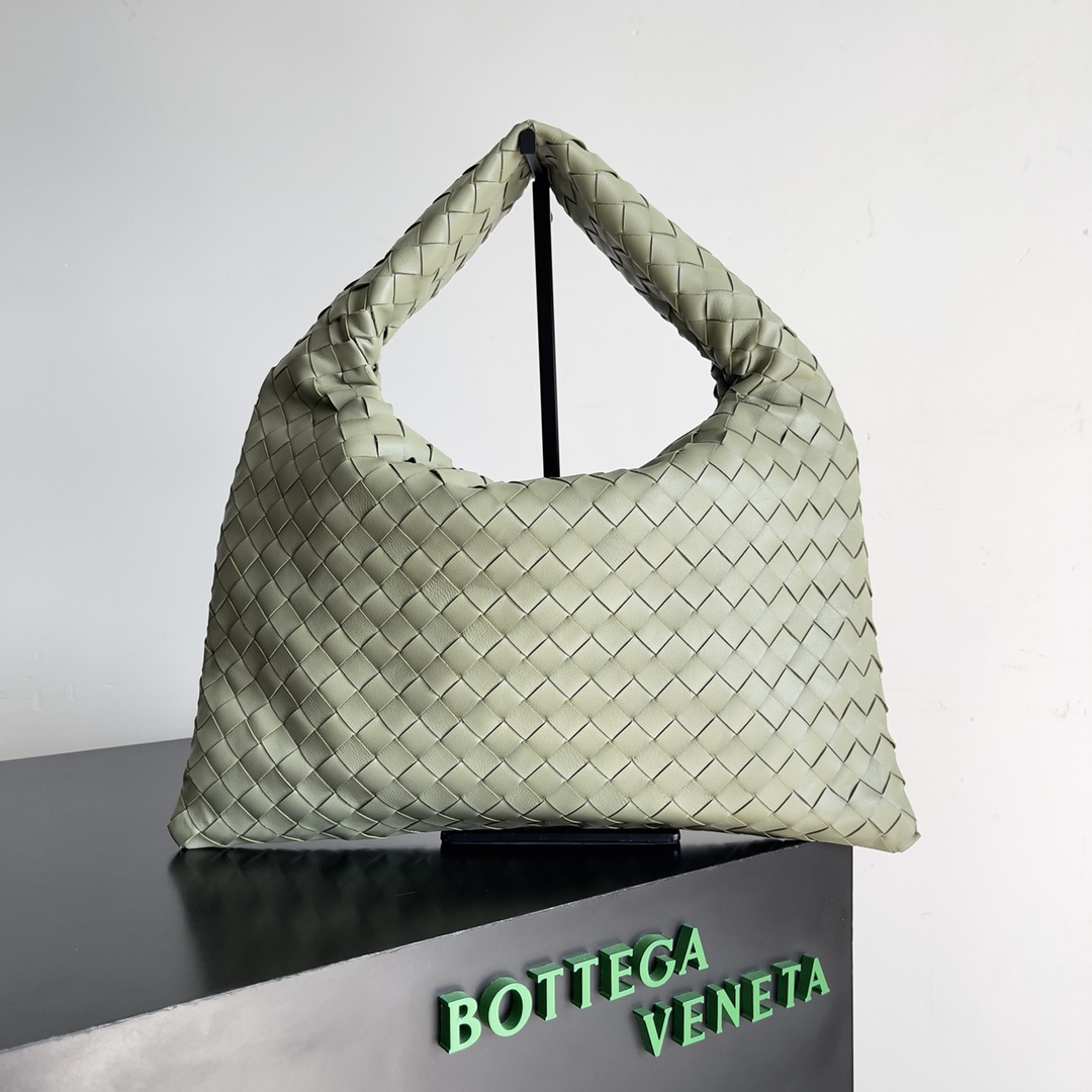 Bo*te*ga ve*ne*ta hop bag-41*20*8cm