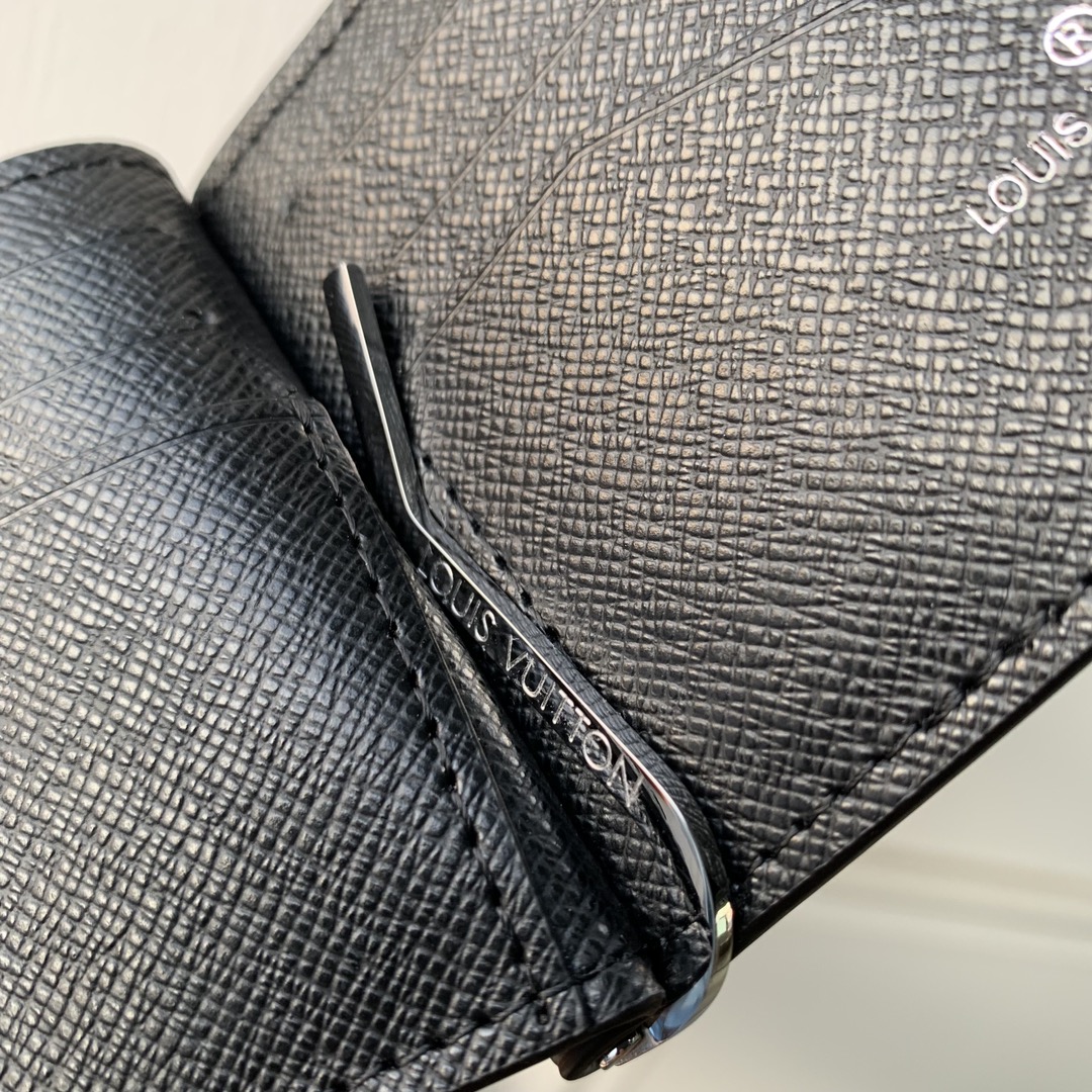 l**is V*t*n wallet-m61700-12×8cm