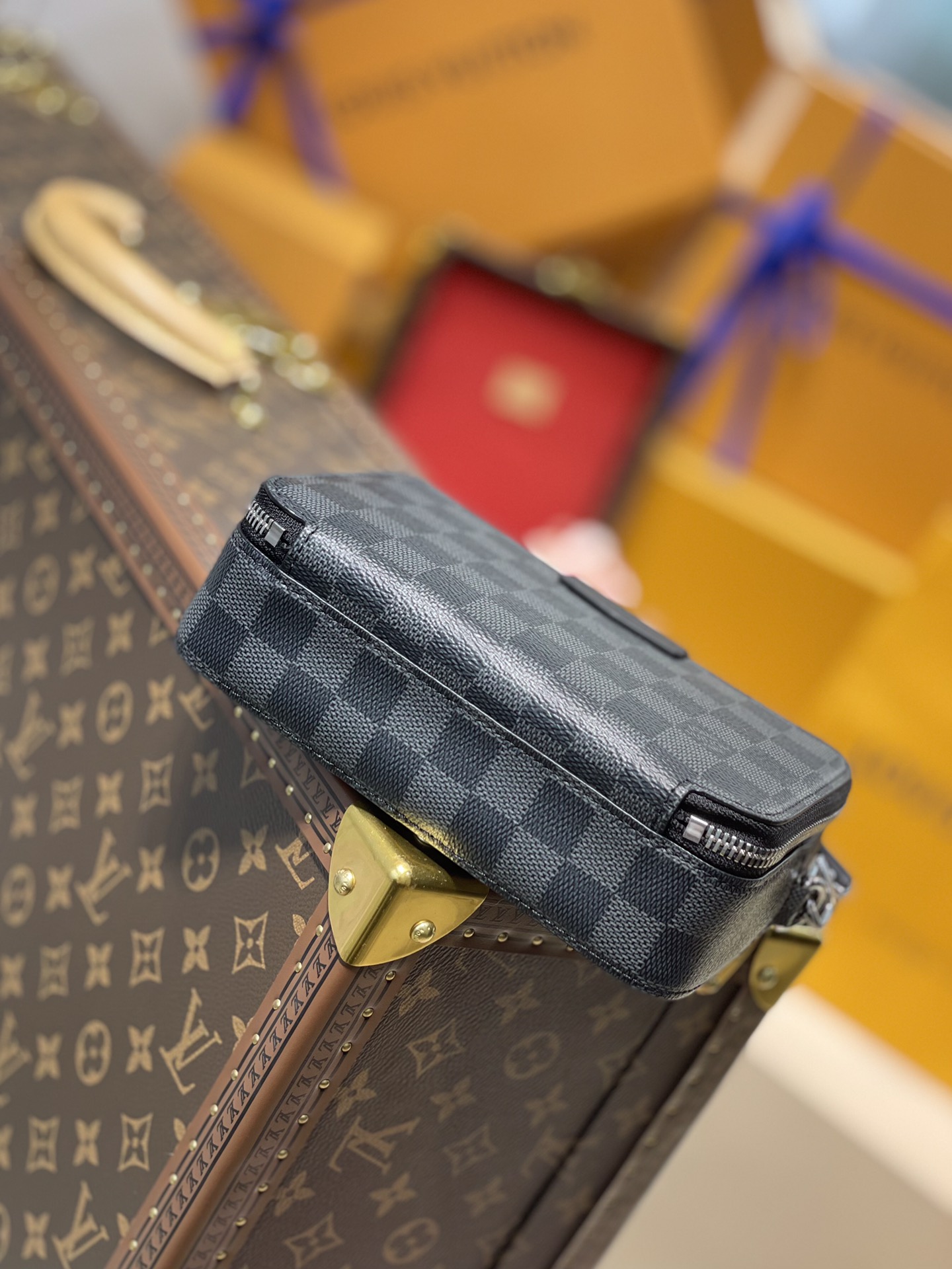 l**is V*t*n alpha wearable bag-m22481-18.5 x 11.0 x 6.5cm