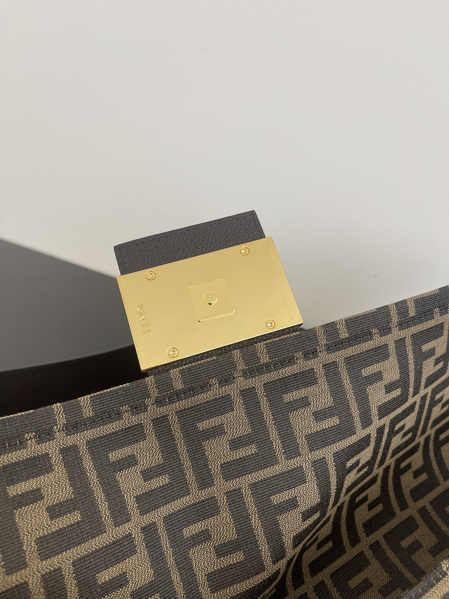 F**di large baguette bag-40x8x22cm