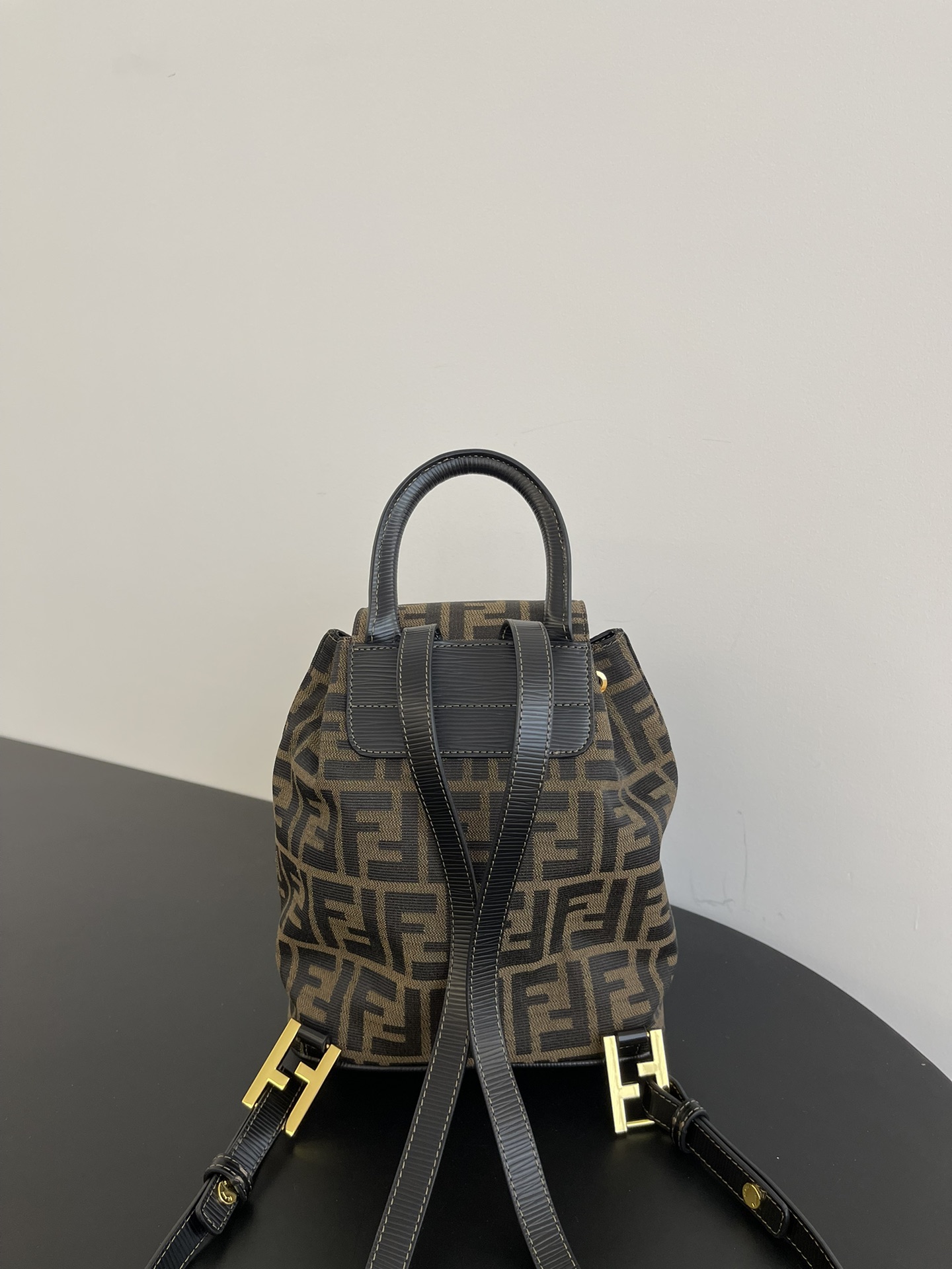 F**di vintage backpack-18.5x24x10cm