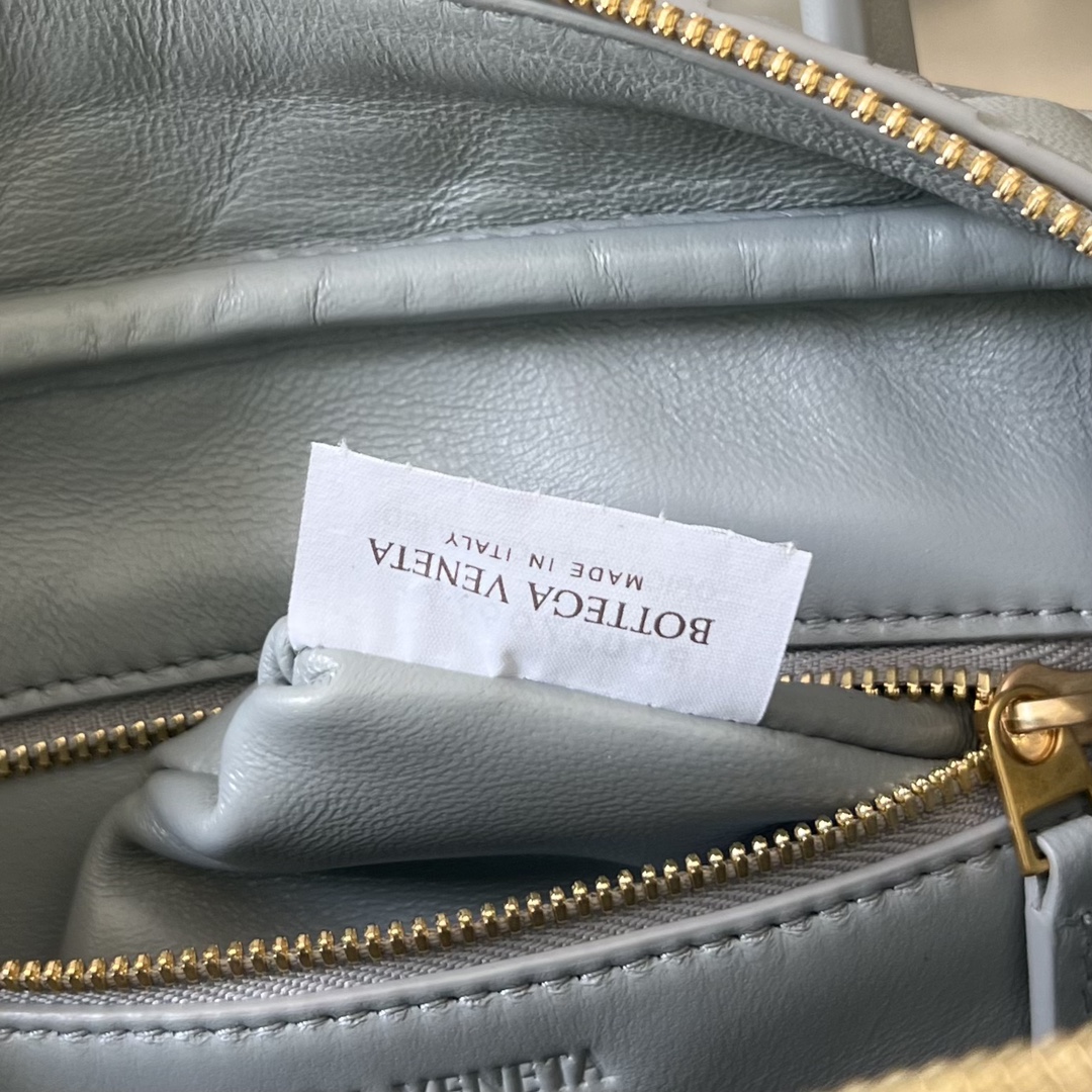 Bo*te*ga ve*ne*ta getaway bag-23.5x17.5x9cm