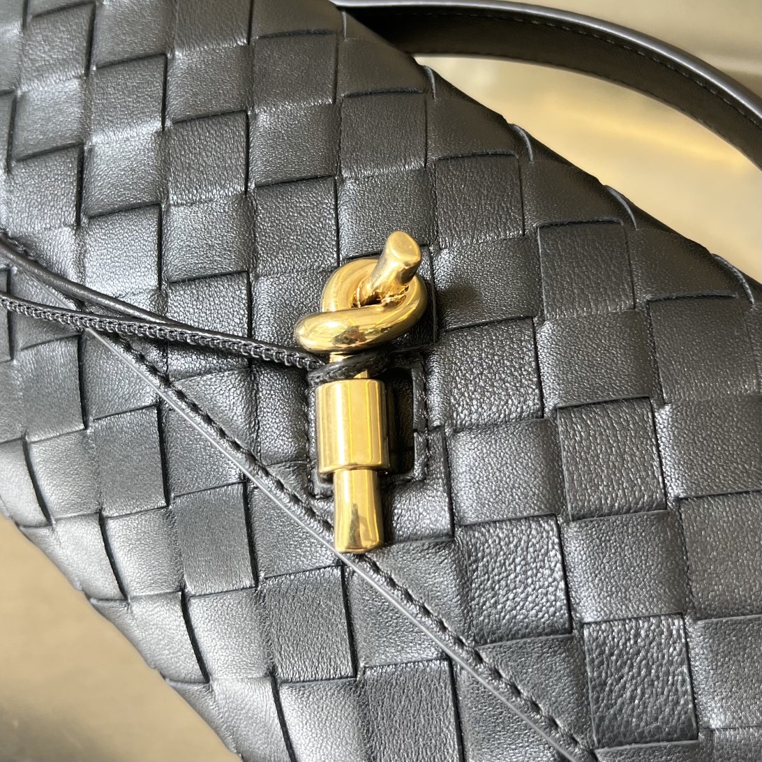 Bo*te*ga ve*ne*ta clutch-31x13x3 cm