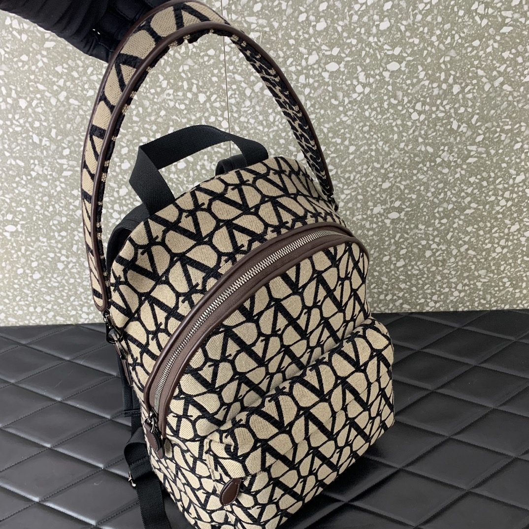 Valentino Garavani La Troisieme Toile lconographe Bakcpack-30*42*33CM