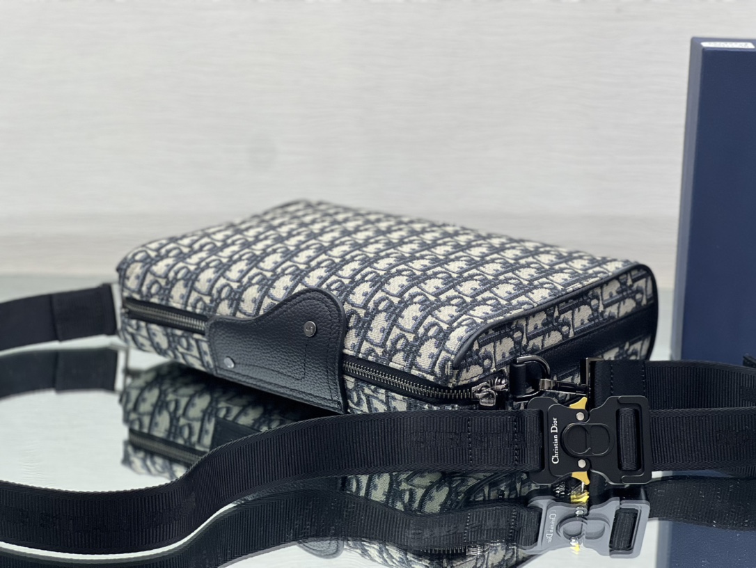 Dio Lingot Bag-29.5 x 21.5 x 7CM