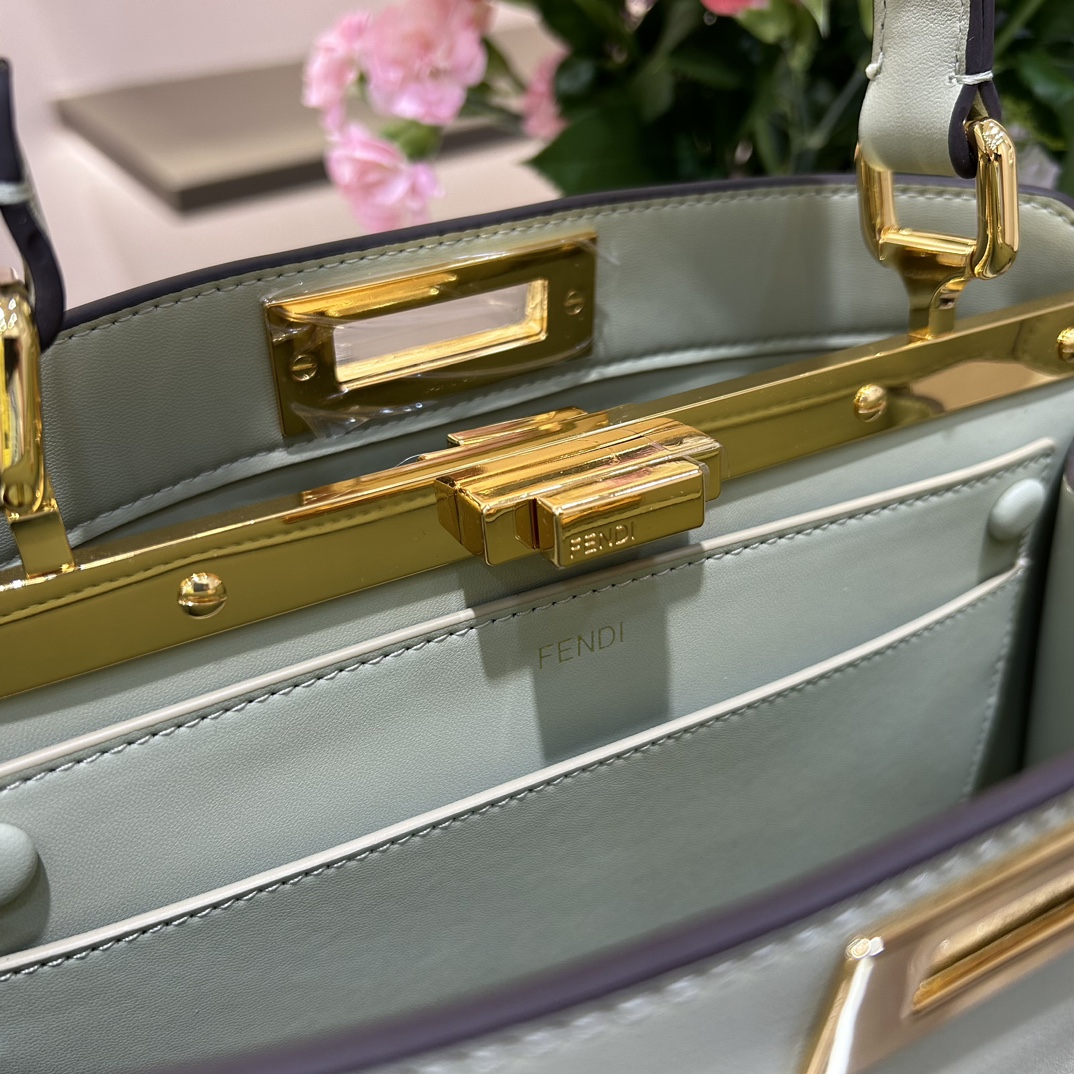 F**di peekaboo iseeu bag-33x25x13cm