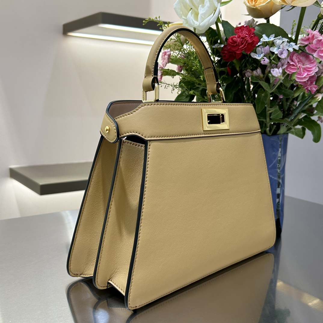 F**di peekaboo iseeu bag-33x25x13cm