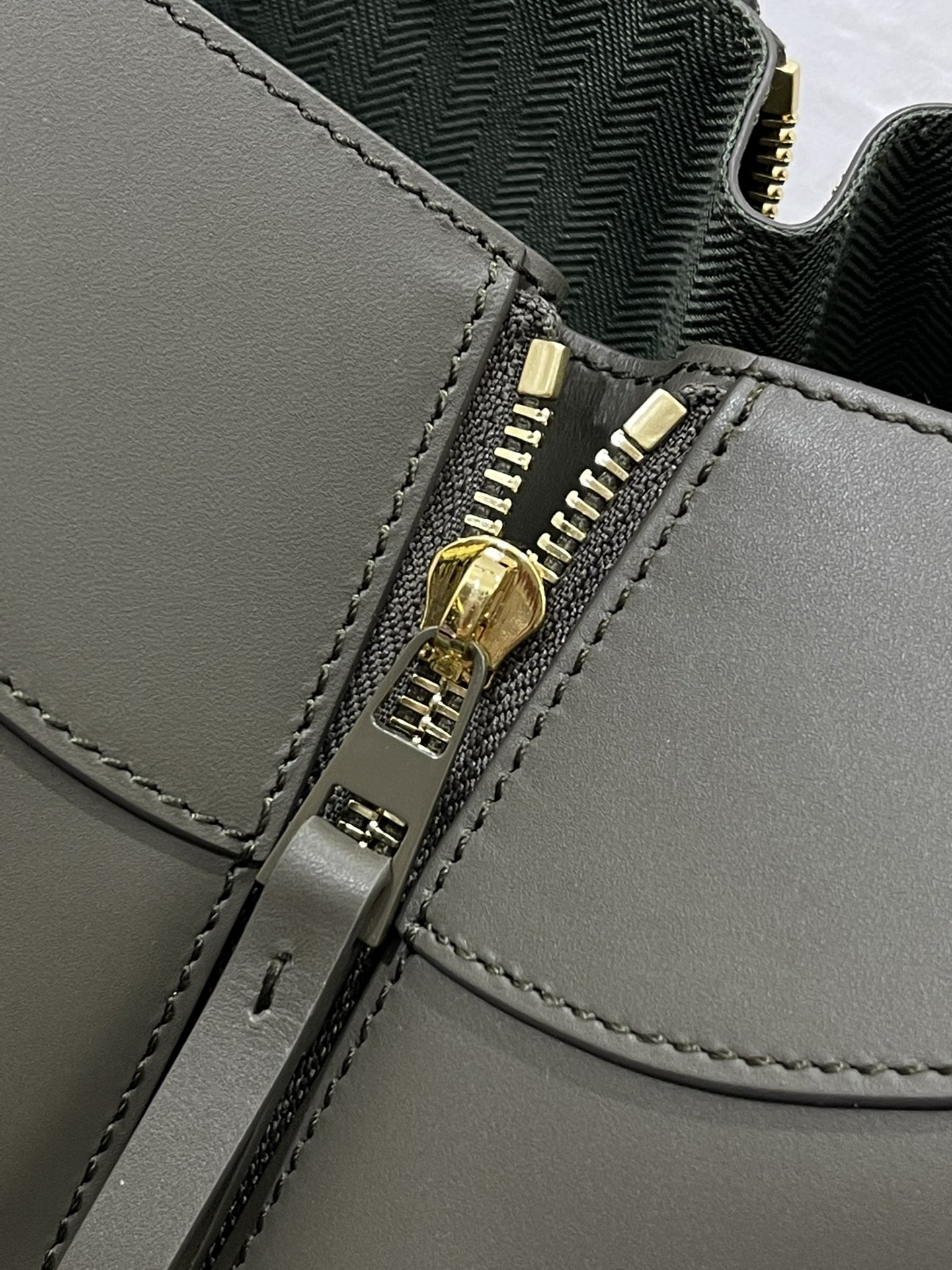 Loewe Hammock Bag-20.8*19.5*14.5CM