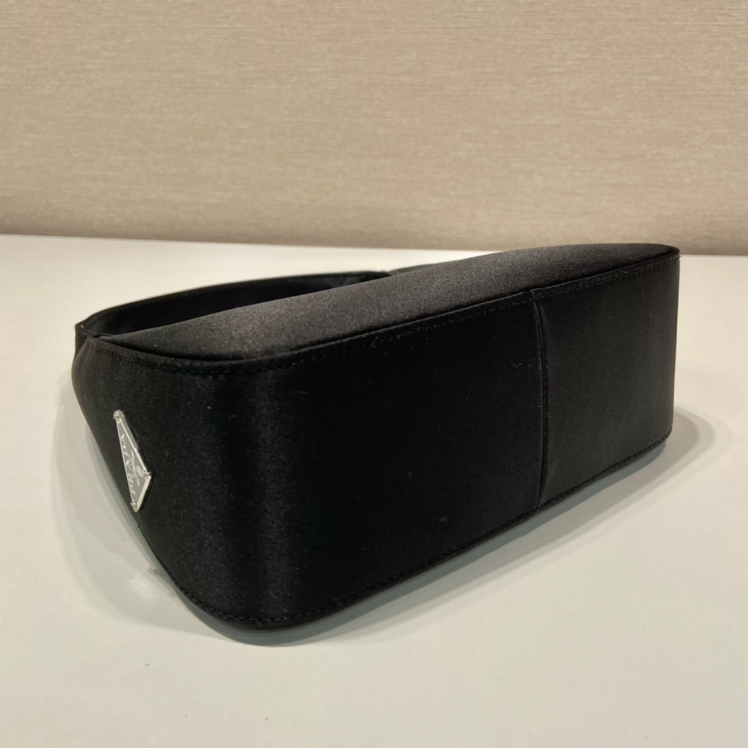 Pra*a 1bh611 vintage hobo bag-21*16*7.5cm