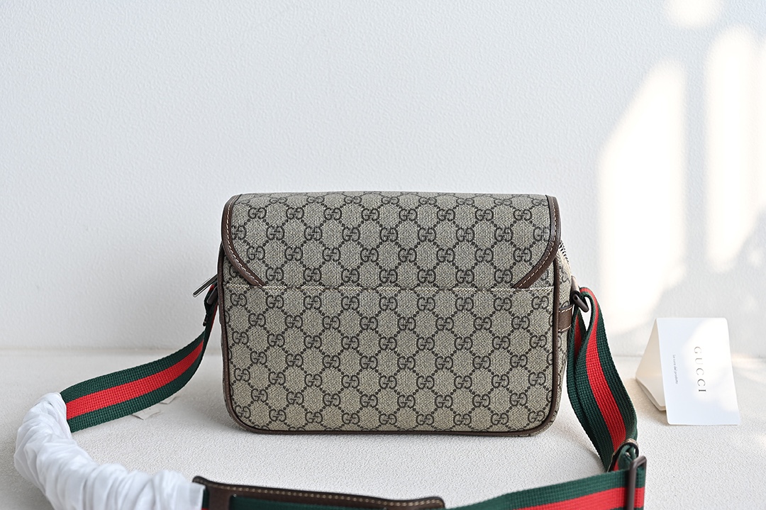 g*u*i gg S*p*e message bag-27*20*10cm