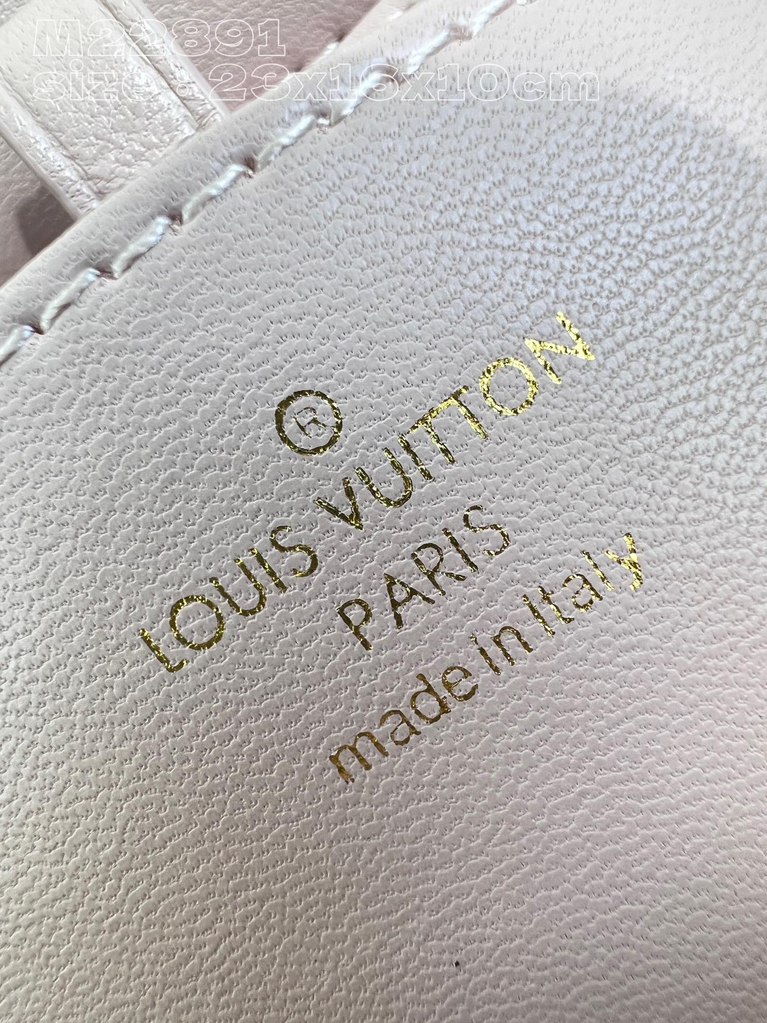 l**is V*t*n go-14 bag-m22891-23.0 x 16.0 x 10cm