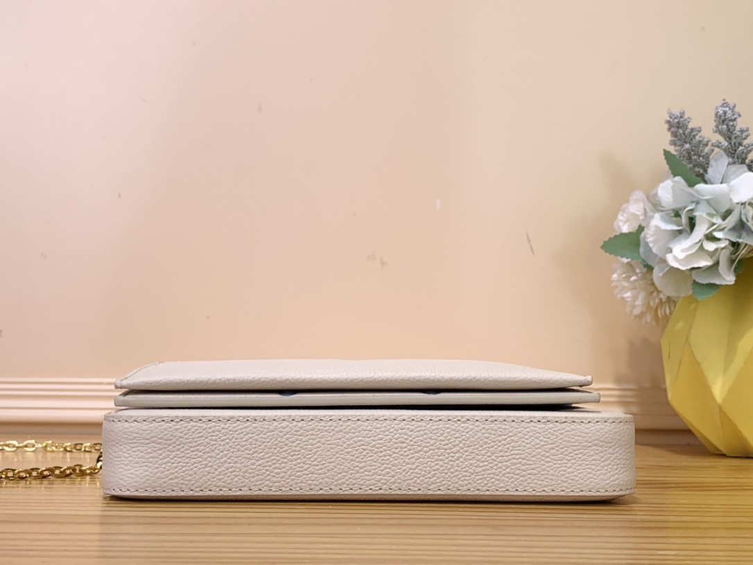 l**is V*t*n pochette félicie wallet -21*12*3cm