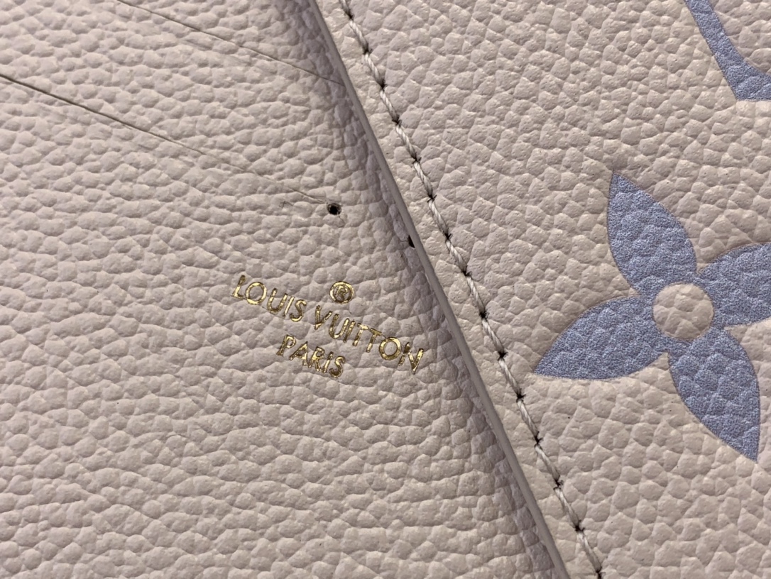 l**is V*t*n pochette félicie wallet -21*12*3cm