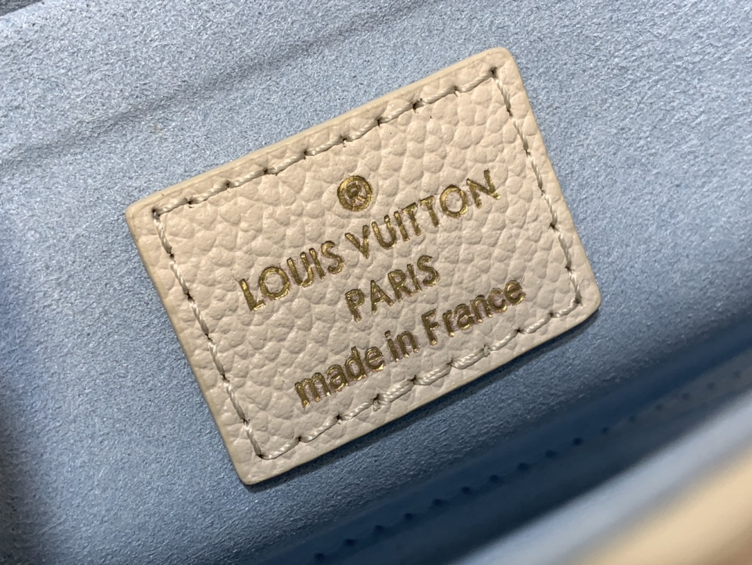 l**is V*t*n pochette félicie wallet -21*12*3cm