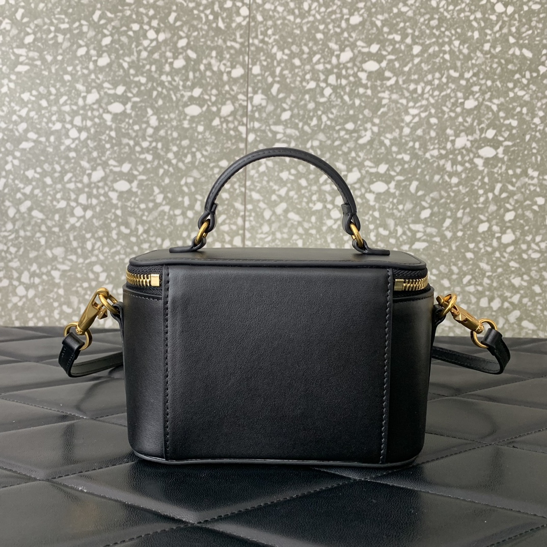 Valentino Alentino Garavani Box Bag-16.5*10*7.5CM